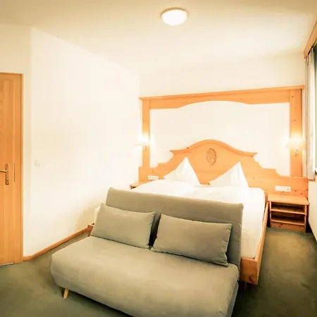 Otel Posthotel Lechtal, Arlberg